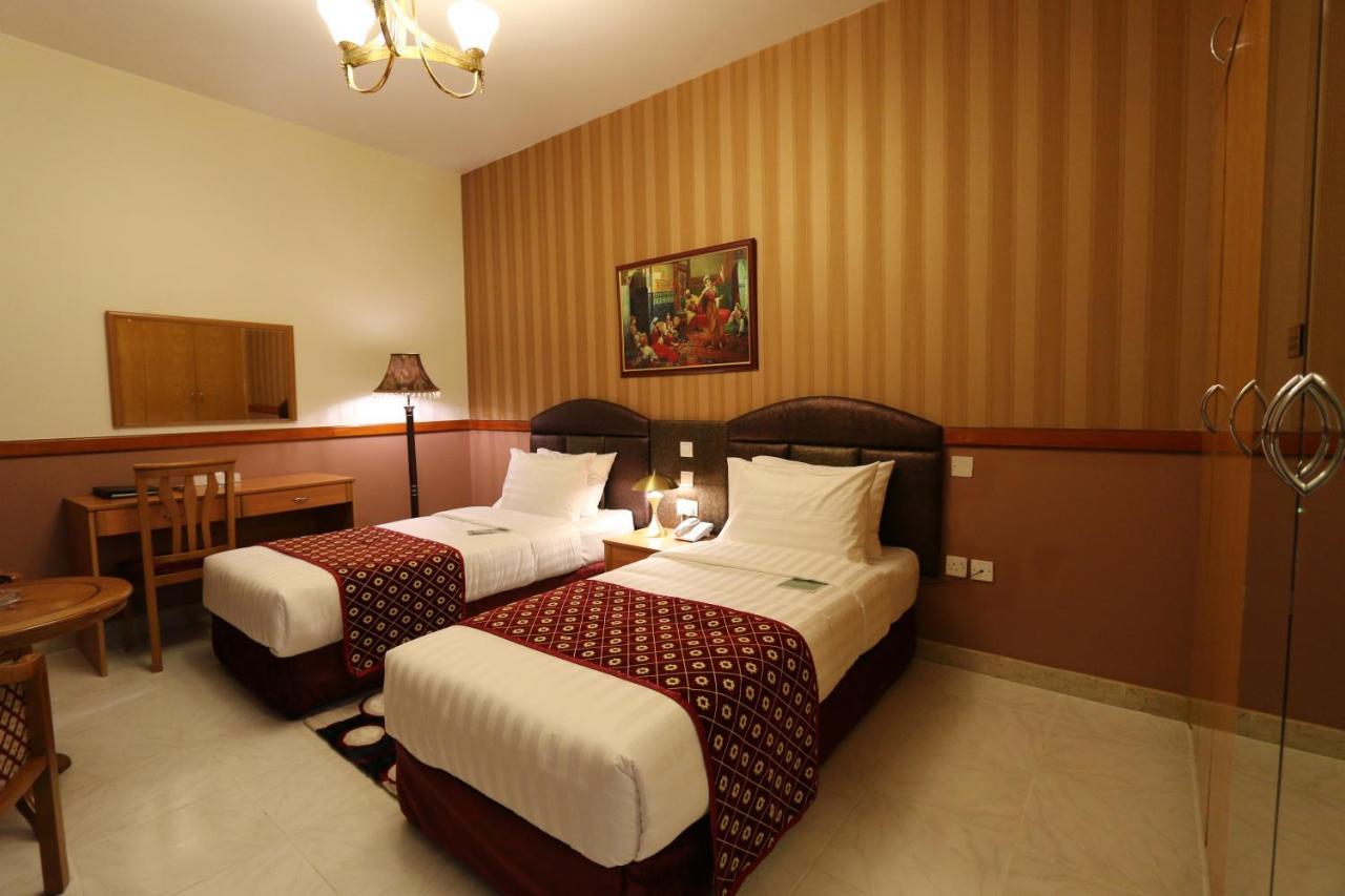New California Hotel Dubai Exterior photo