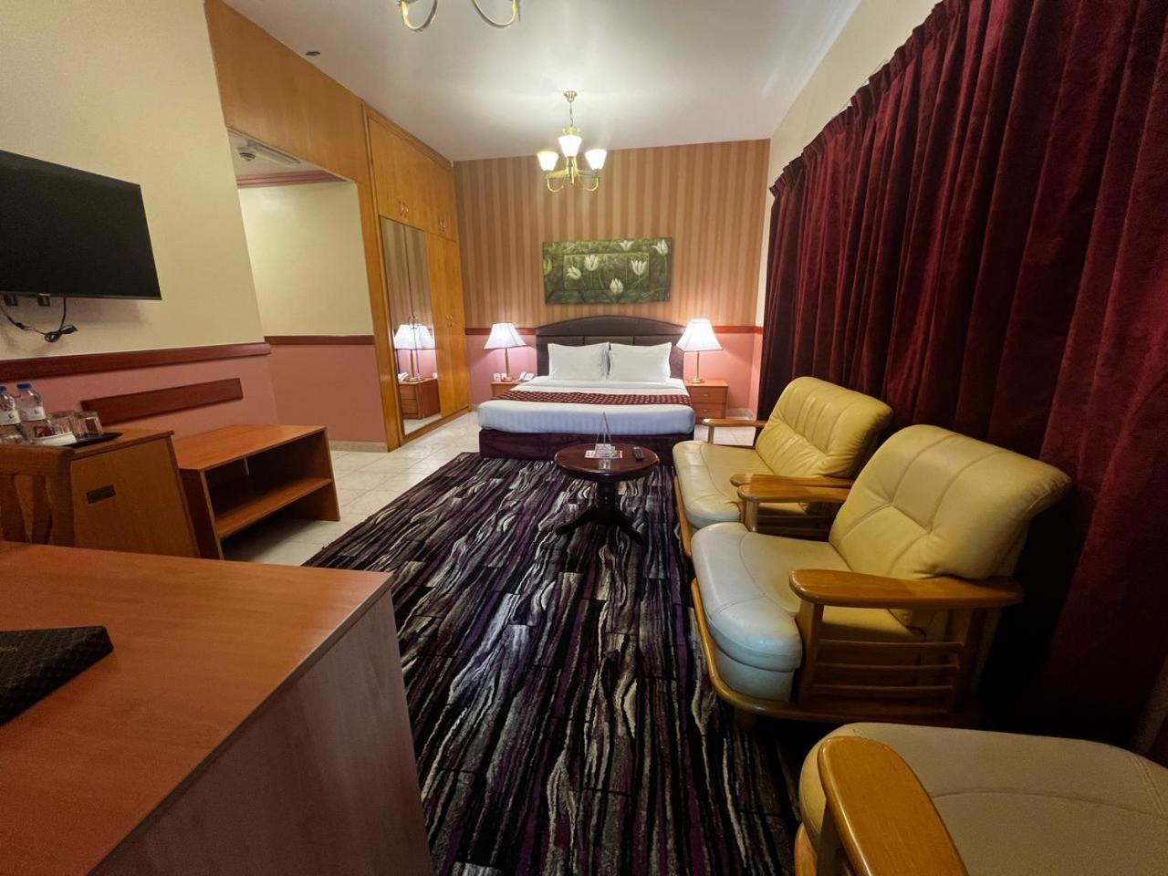 New California Hotel Dubai Exterior photo