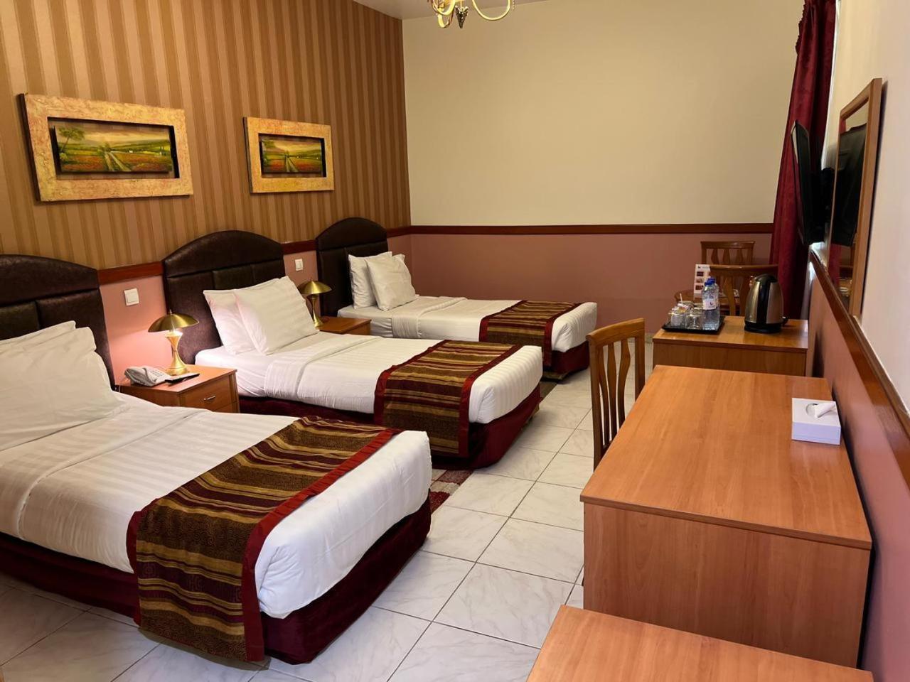 New California Hotel Dubai Exterior photo